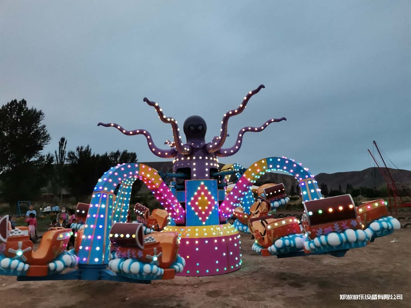 自控飛機類(lèi)—章魚(yú)鬧海（新型兒童游樂(lè )設備）